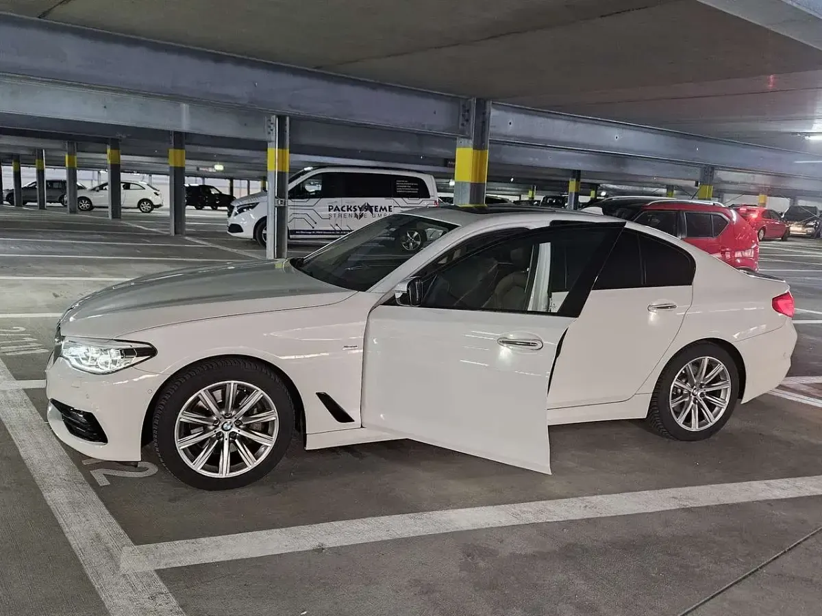 Gebraucht BMW 530 Sport Line 252 PS (185 kW) 2016 Weiß Limousine