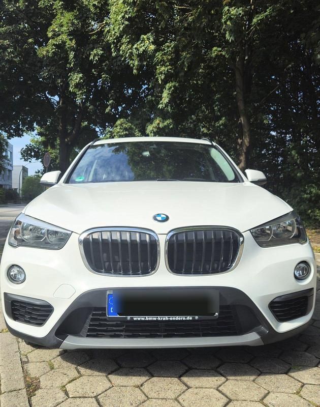 Weiß Gebraucht 2018 BMW X1 SUV | 18.000 € - Bild 1/4
