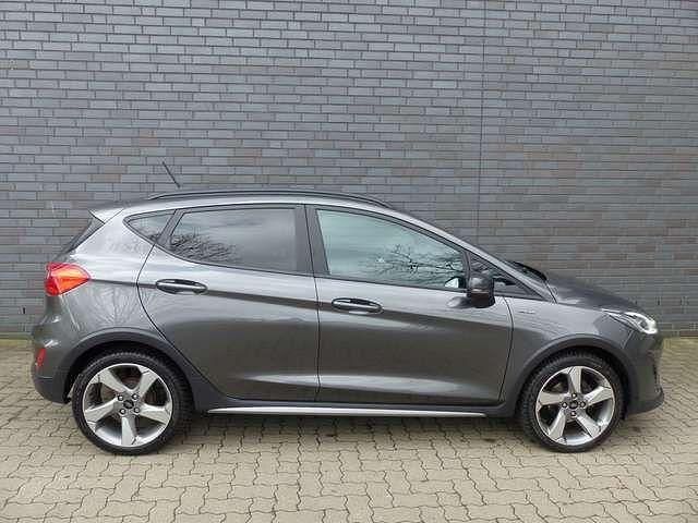 Gebraucht Ford Fiesta Active 101 PS (74 kW) 2019 Grau Kleinwagen