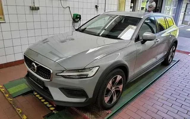 Gebraucht Volvo V60 CC 145 PS (106 kW) 2024 Kombi
