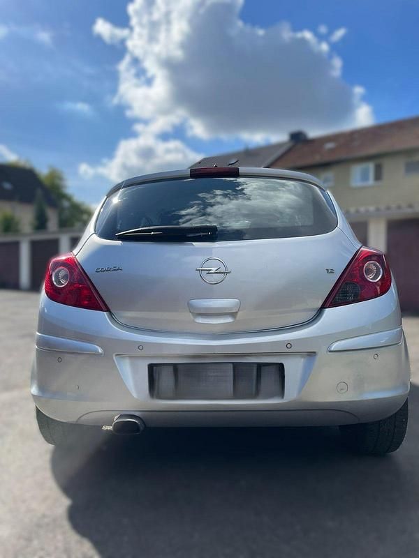 Gebraucht Opel Corsa Catch Me 80 PS (58 kW) 2007 Silber Limousine