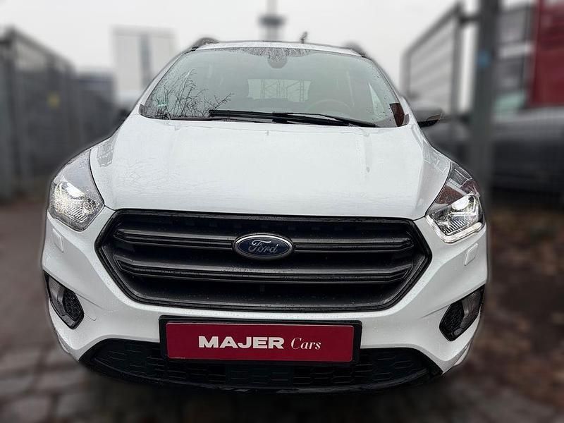 Weiß Gebraucht 2019 Ford Kuga ST-Line SUV | 17.620 € (Fairer Preis) - Bild 1/4