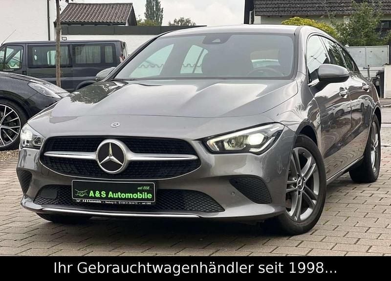 Grau Gebraucht 2020 Mercedes CLA200 Urban Kombi | 23.990 € (Superpreis) - Bild 1/4