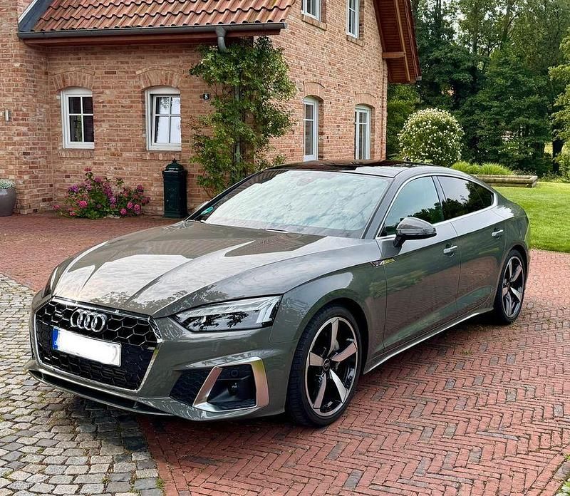 Grau Gebraucht 2024 Audi A5 Sportback S-Line Kleinwagen | 51.000 € - Bild 1/3