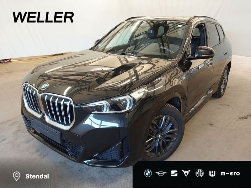 Saphirschwarz (schwarz) Gebraucht 2023 BMW X1 Performance SUV | 44.950 € (Guter Preis) - Bild 1/4