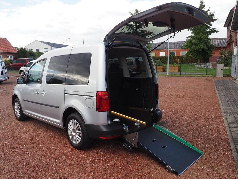 Reflexsilber Gebraucht 2020 VW Caddy Van / Kleinbus | 33.990 € - Bild 1/4