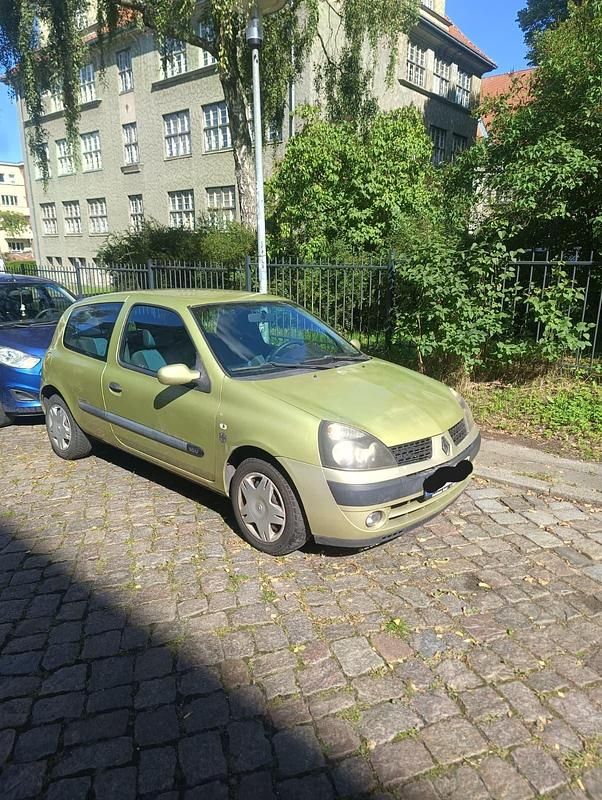Grün Gebraucht 2003 Renault Clio II Kleinwagen | 500 € (Superpreis) - Bild 1/4
