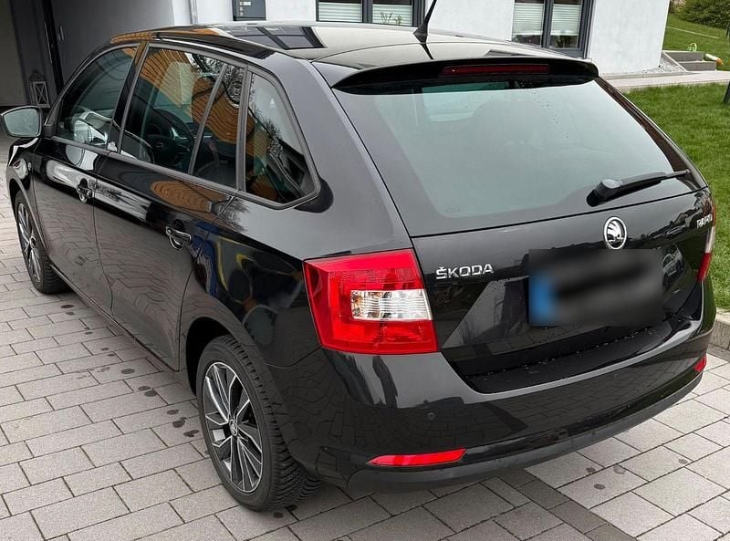Gebraucht Skoda Rapid 105 PS (77 kW) 2015 Schwarz Kleinwagen