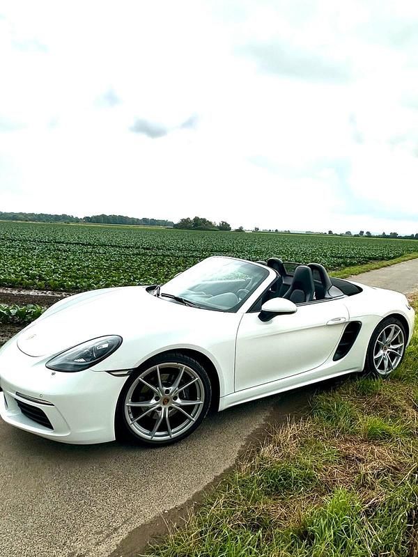 Weiß Gebraucht 2018 Porsche 718 Boxster Cabrio | 56.000 € (Guter Preis) - Bild 1/4