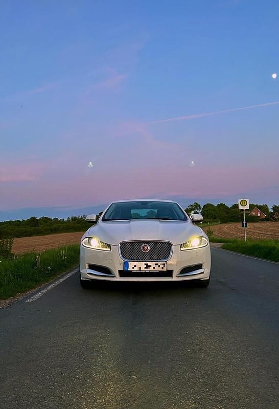 Gebraucht Jaguar XF 200 PS (147 kW) 2015 Weiß Limousine