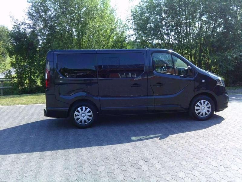 Schwarz Gebraucht 2018 Opel Vivaro Van | 26.900 € - Bild 1/4