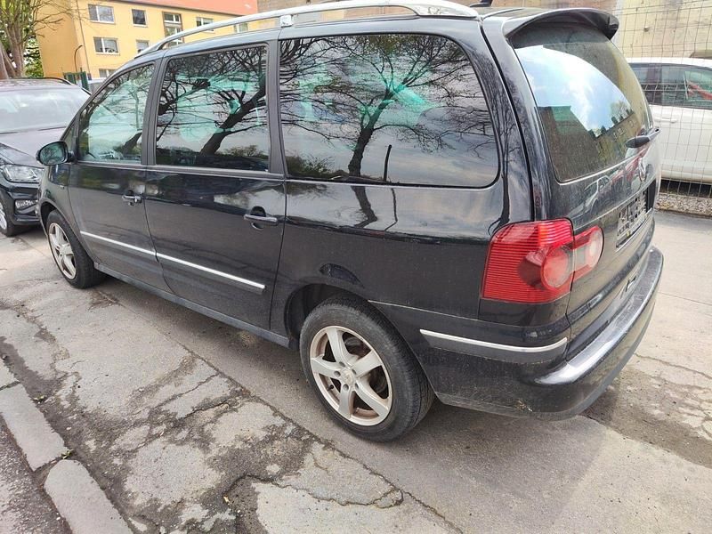 Gebraucht VW Sharan Highline 140 PS (102 kW) 2009 Schwarz Van / Kleinbus