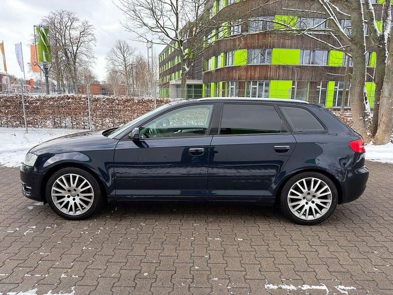 Gebraucht Audi A3 Sport 105 PS (77 kW) 2011 Blau Kleinwagen