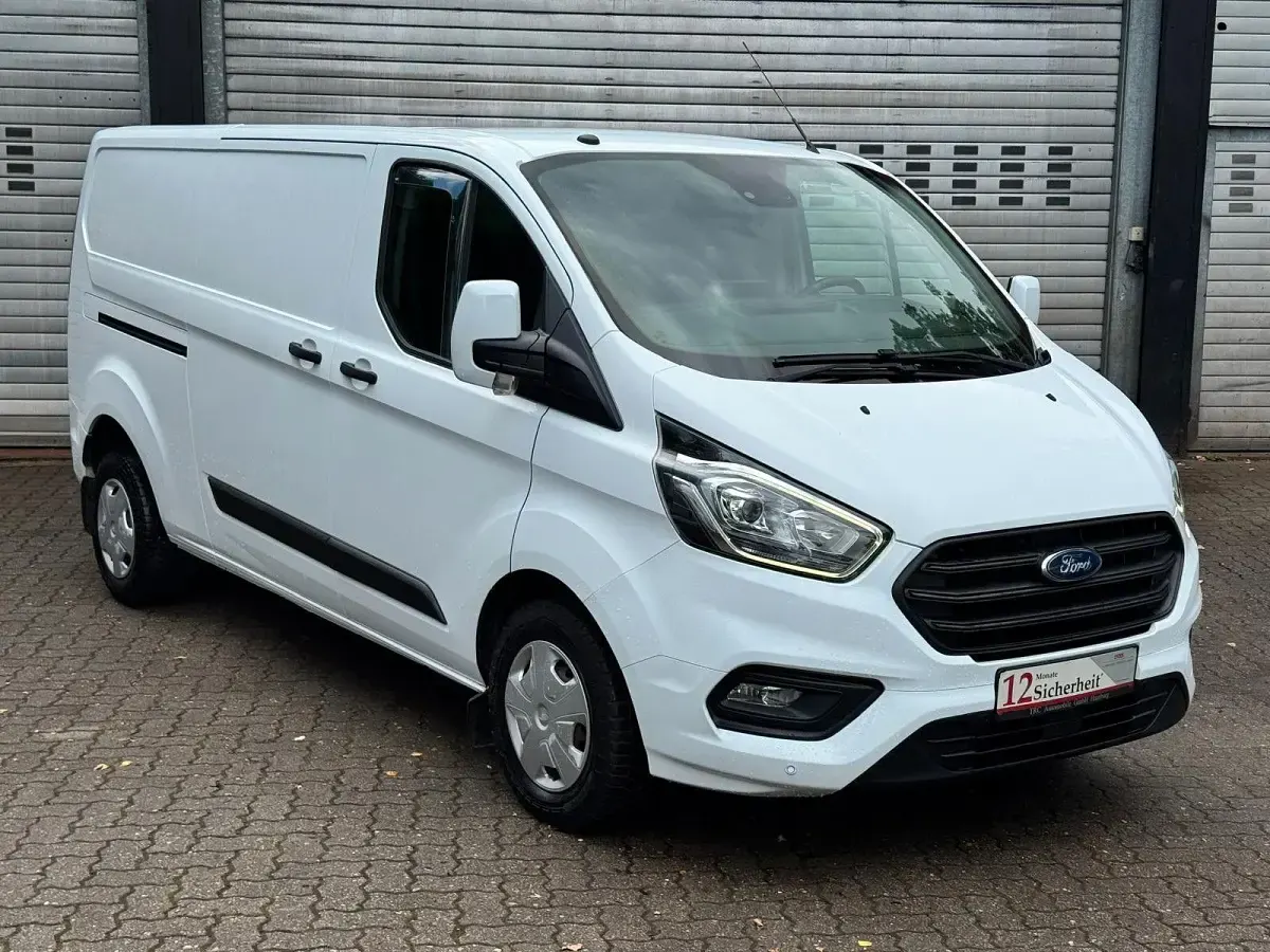 Używany Ford Transit Custom Trend 131 KM (96 kW) 2021 Biały Minivan