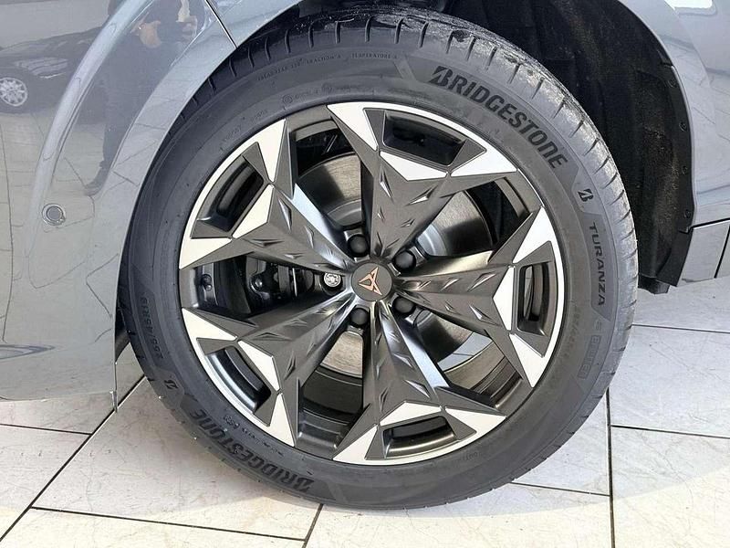 Neu Cupra Terramar VZ 265 PS (194 kW) 2025 Timanfayagrau SUV