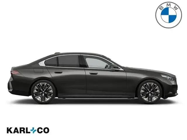 Gebraucht BMW 520 M Sport 208 PS (152 kW) 2025 Grau Limousine