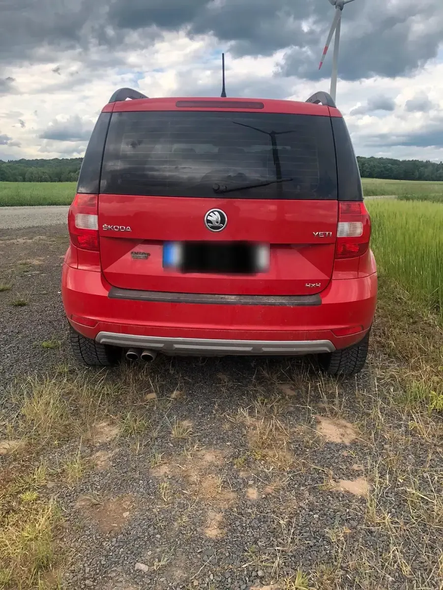 Gebraucht Skoda Yeti Ambition 150 PS (110 kW) 2015 Rot SUV