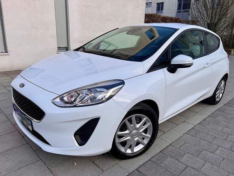 Gebraucht Ford Fiesta 71 PS (52 kW) 2017 Weiß Kleinwagen