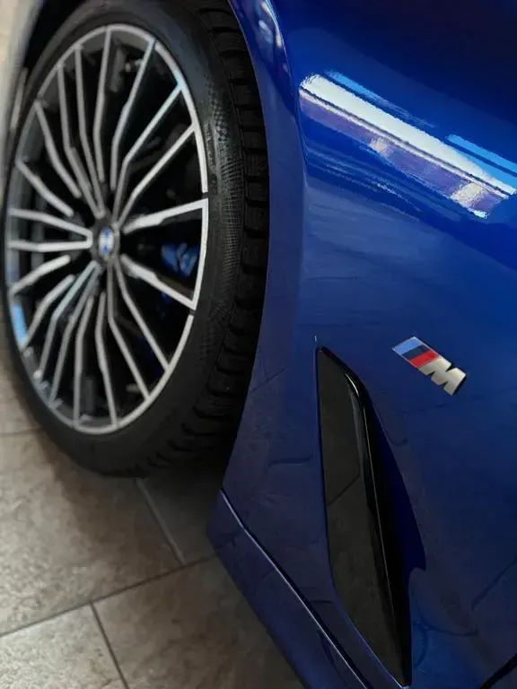 Gebraucht BMW M550 Performance 530 PS (389 kW) 2021 Blau Limousine