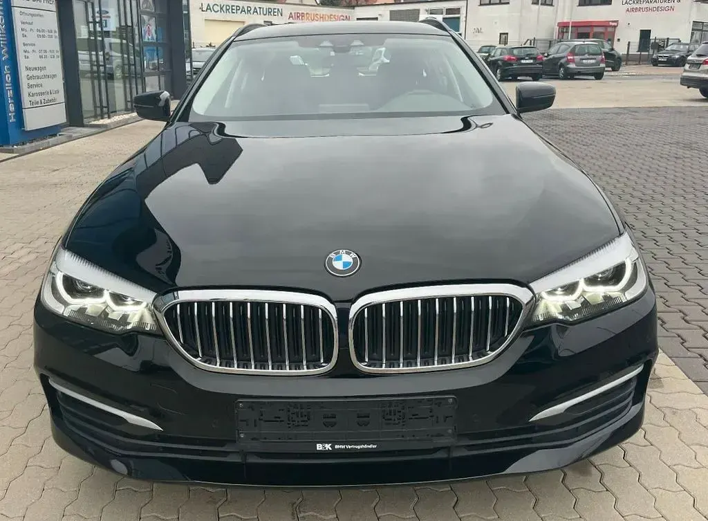 Gebraucht BMW 520 Performance 190 PS (139 kW) 2018 Schwarz Kombi