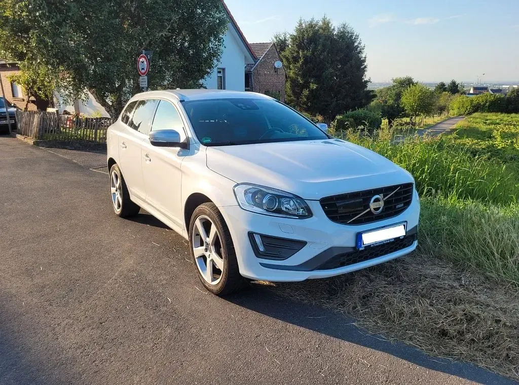 Gebraucht Volvo XC60 R-Design 230 PS (169 kW) 2014 Weiß SUV