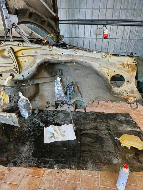 Gebraucht Mercedes E300 180 PS (132 kW) 1989 Andere farben Coupé