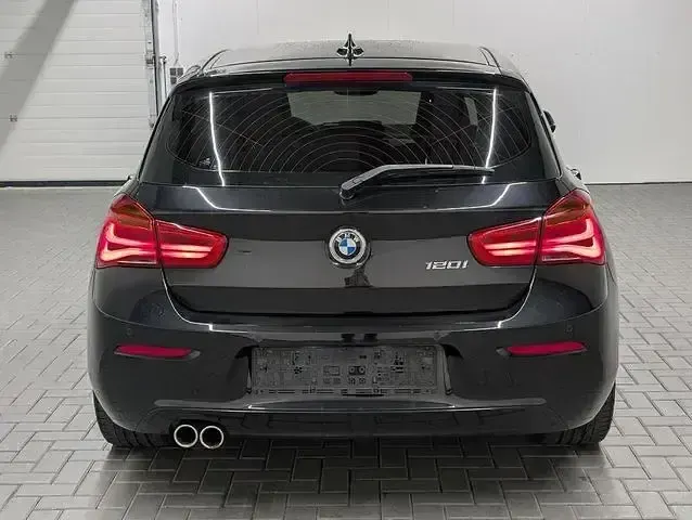 Używany BMW 120 Advantage 184 KM (135 kW) 2019 Czarny Hatchback