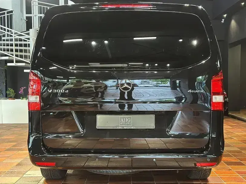 Gebraucht Mercedes V300 239 PS (175 kW) 2020 Schwarz Van / Kleinbus