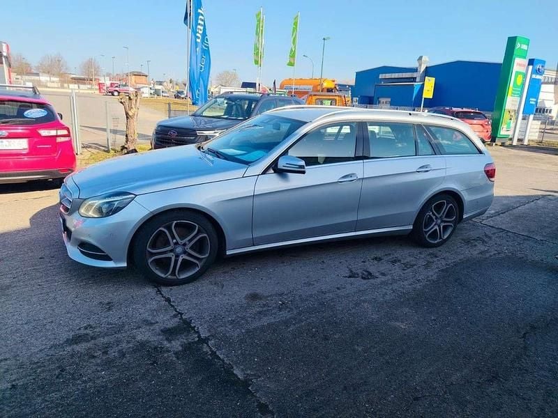 Gebraucht Mercedes E200 Avantgarde 184 PS (135 kW) 2017 Silber Kombi