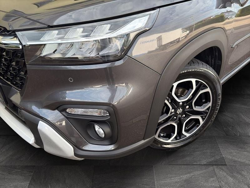 Gebraucht Suzuki SX4 129 PS (94 kW) 2022 Grau SUV