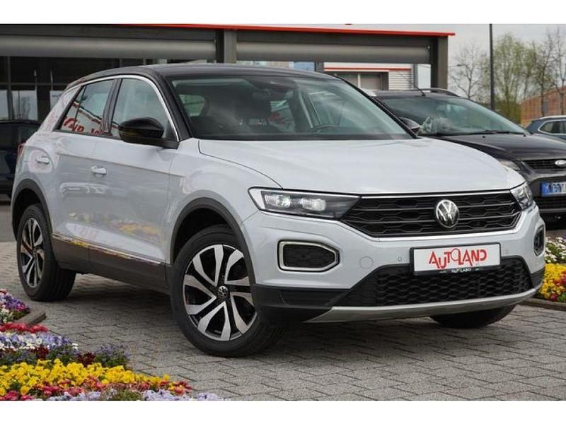 Usado VW T-Roc Active 150 HP (110 kW) 2022 Azul SUV