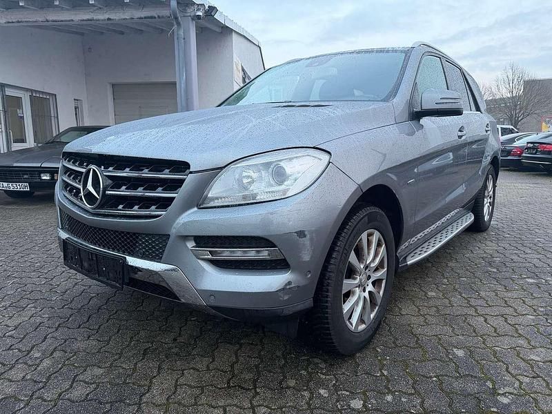 Gebraucht Mercedes ML250 204 PS (150 kW) 2012 Palladiumsilber  metalliclack SUV