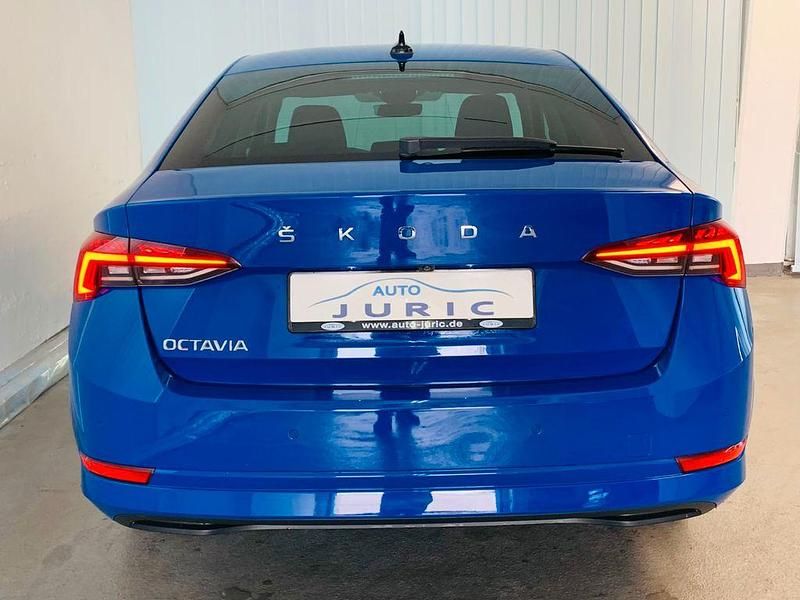 Gebraucht Skoda Octavia First Edition 150 PS (110 kW) 2020 Blau Limousine