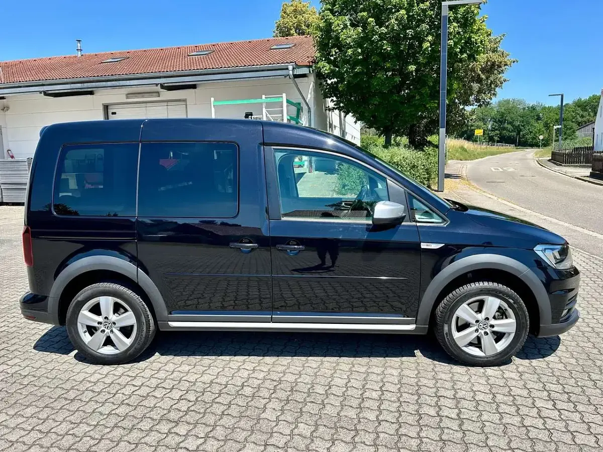 Gebraucht VW Caddy 125 PS (91 kW) 2016 Deep black perleffekt Van / Kleinbus