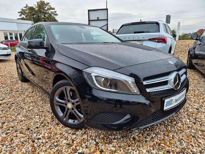 Schwarz Gebraucht 2014 Mercedes A180 Kleinwagen | 14.800 € (Fairer Preis) - Bild 1/4