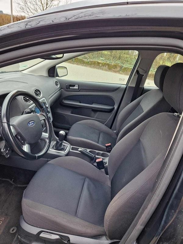 Gebraucht Ford Focus 105 PS (77 kW) 2005 Schwarz Kombi