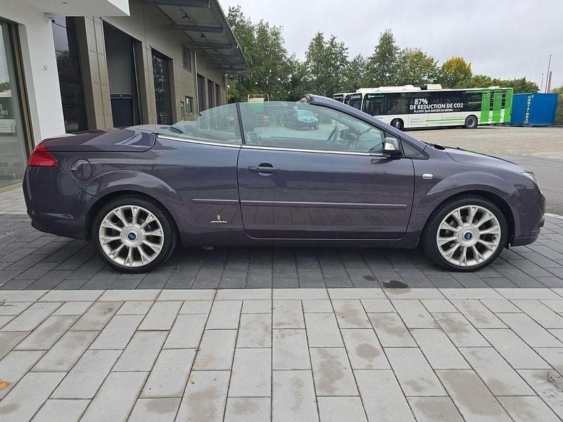 Gebraucht Ford Focus Cabriolet Trend 136 PS (100 kW) 2007 Violet Cabrio