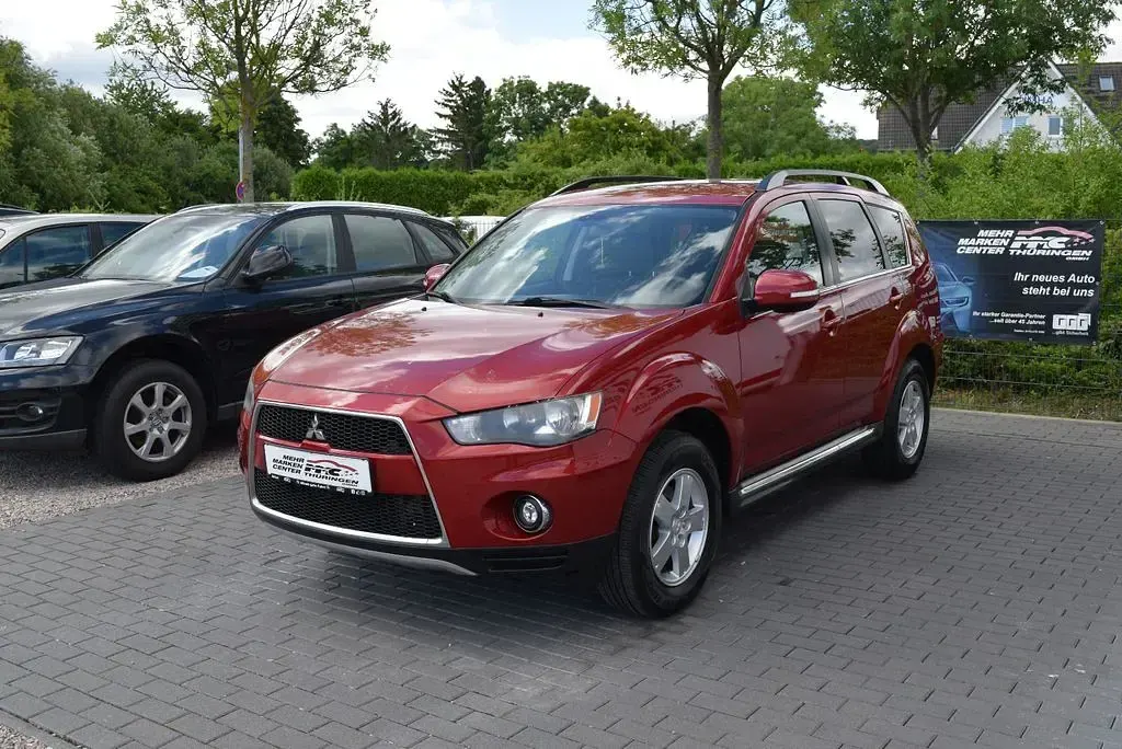 Gebraucht Mitsubishi Outlander Invite 156 PS (114 kW) 2011 Rot SUV