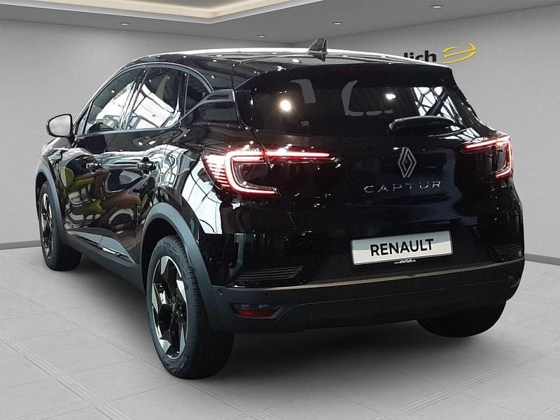 Używany Renault Captur Techno 140 KM (102 kW) 2024 Czarny SUV