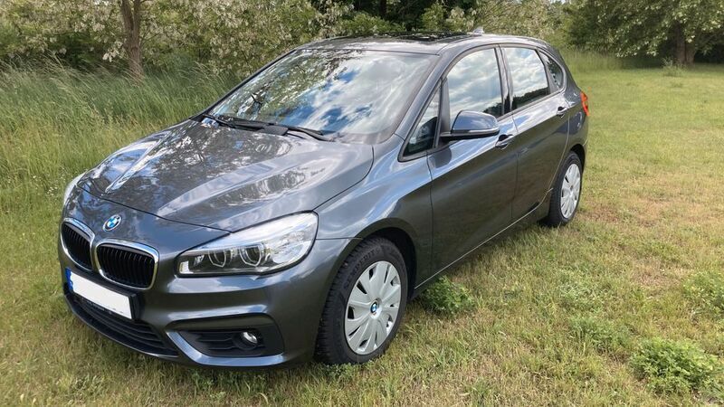 Grau Gebraucht 2015 BMW 220 Active Tourer Van / Kleinbus | 10.000 € (Superpreis) - Bild 1/4