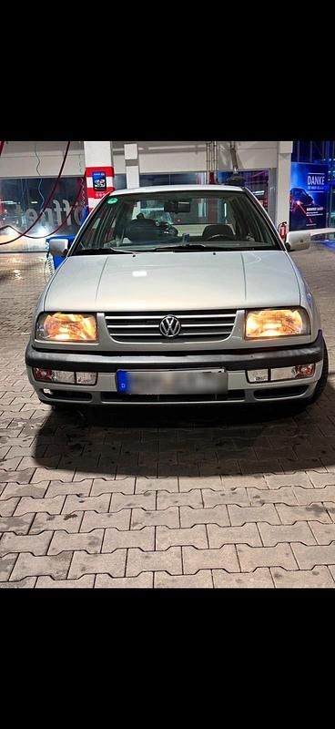 Silber Gebraucht 1997 VW Vento Limousine | 1.500 € (Superpreis) - Bild 1/4