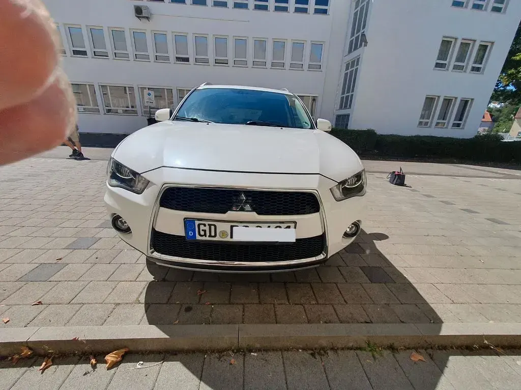 Gebraucht Mitsubishi Outlander Invite 147 PS (108 kW) 2010 Weiß SUV