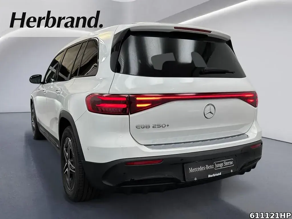 Gebraucht Mercedes EQB250+ AMG 139 kW (190 PS) 2025 Weiß SUV