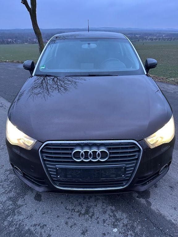 Gebraucht Audi A1 Ambition 105 PS (77 kW) 2011 Braun Kleinwagen