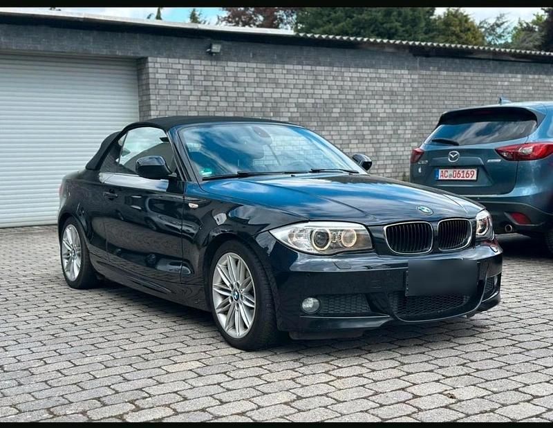 Schwarz Gebraucht 2012 BMW 120 Cabriolet M Sport Cabrio | 9.990 € (Etwas zu teuer) - Bild 1/4