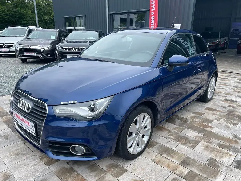 Gebraucht Audi A1 Ambition 122 PS (89 kW) 2011 Blau Kleinwagen
