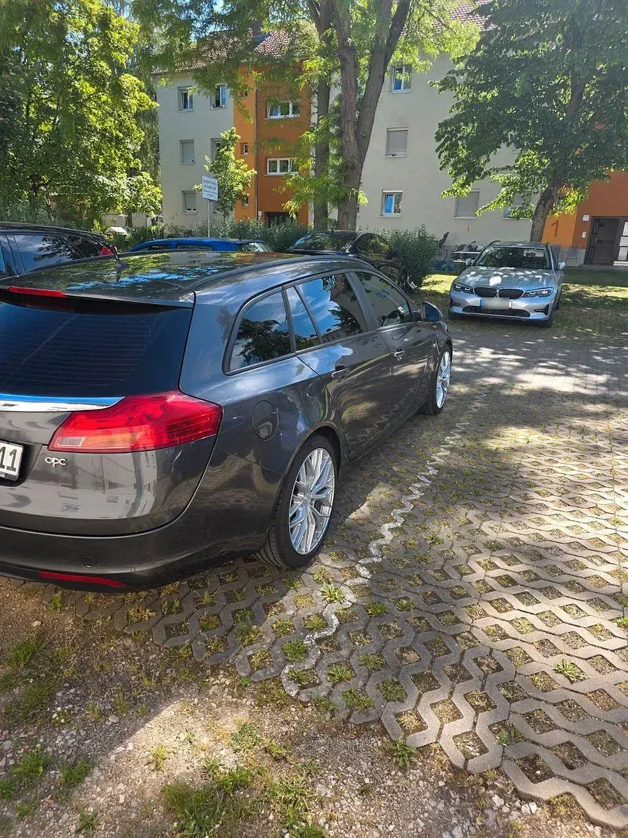 Gebraucht Opel Insignia 110 PS (80 kW) 2012 Grau Kombi
