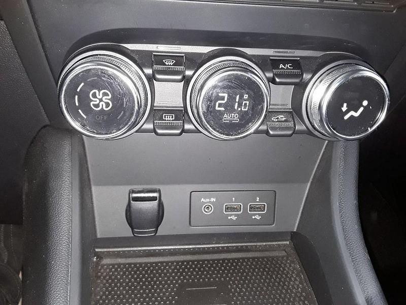 Gebraucht Renault Captur Intens 101 PS (74 kW) 2020 Blau SUV