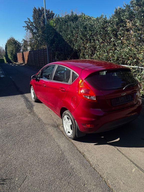 Gebraucht Ford Fiesta Ghia 82 PS (60 kW) 2009 Rot Kleinwagen