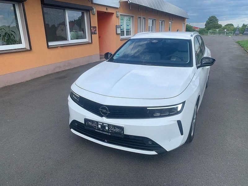 Weiß Gebraucht 2023 Opel Astra Elegance Kombi | 13.500 € (Guter Preis) - Bild 1/4
